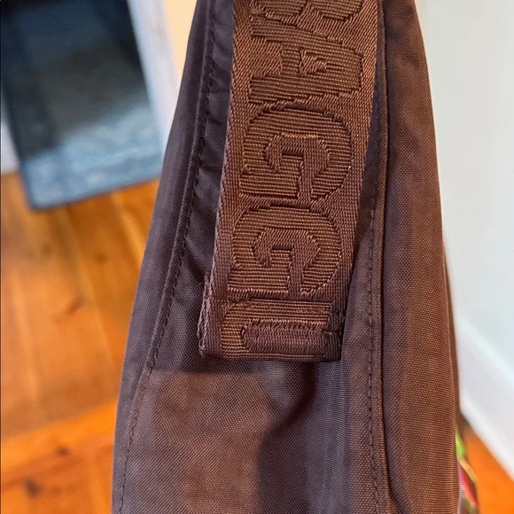 Baggu UO Exclusive Embroidered Strawberry Medium Crescent - Picture 9 of 10